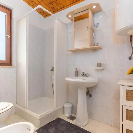 Apartman With Parking Space - 13927 *