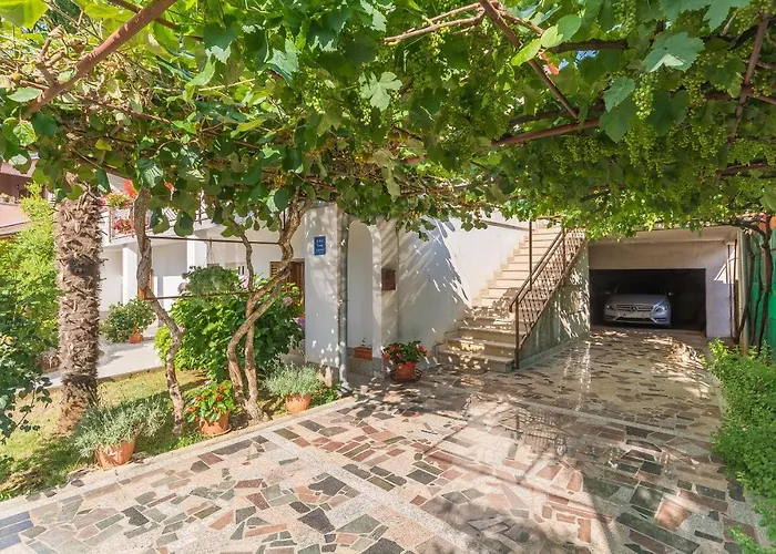 Apartment With Parking Space - 13927