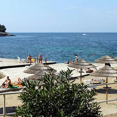 Lägenhet With Parking Space - 13927 *