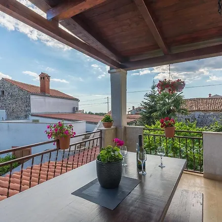 With Parking Space - 13927 Lägenhet *